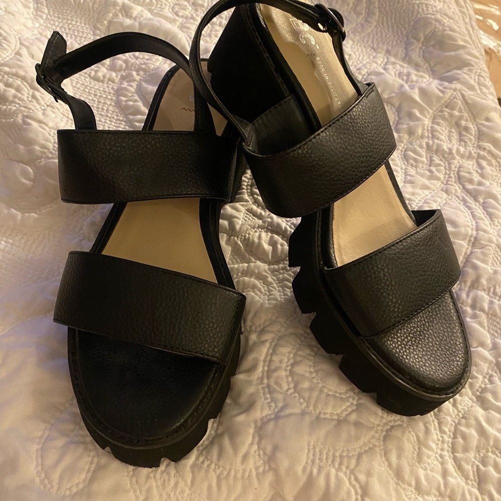 Chic Black chunky  sandals 10